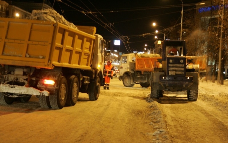 Более 12 тыс кубометров снега вывезли с дорог Приокского района с начала декабря - фото 2