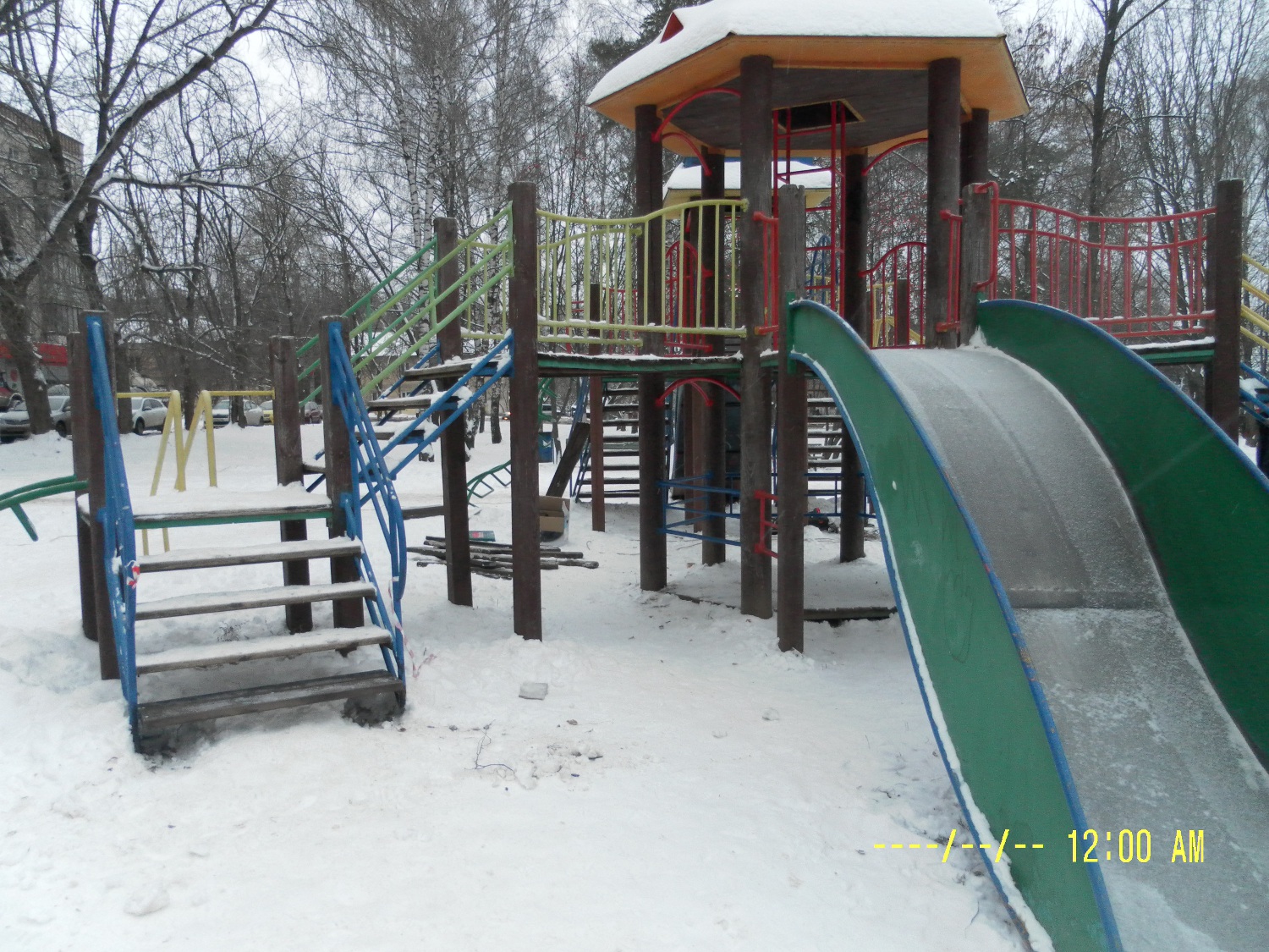 Детская площадка отремонтирована в Советском районе после обращения жительницы города - фото 3